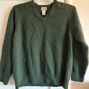 L.L. Bean Men's Forest Green V-Neck Sweater